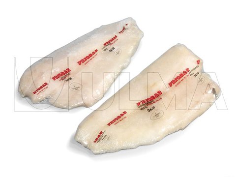 Flowpack makinede dondurulmuş balık porsiyonları paketleme