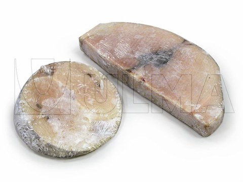 Flowpack makinede donuk balık paketleme