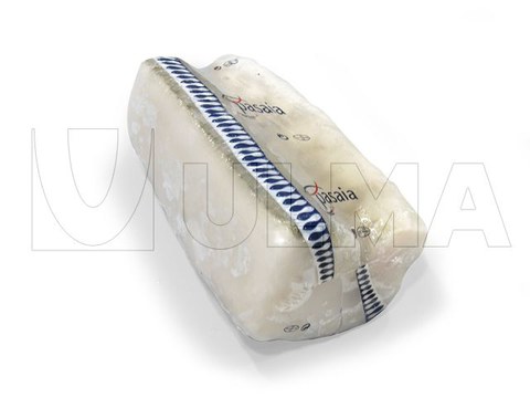 Flowpack makinede donuk balık porsiyonları paketleme