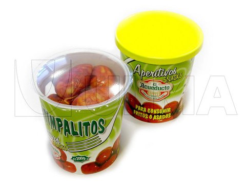 Hazır tabak kapama makinesinde modifiye atmosferde (MAP) baharatlı sosis parçaları  paketleme