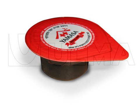 Termoform makinede sert alt filmle salata sosu paketleme