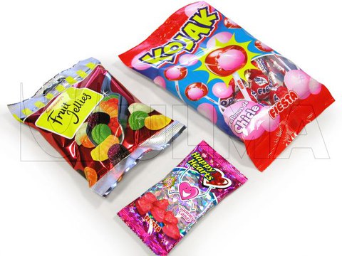 Dikey makinede eurohollü  yastık tipi pakette sakız paketleme